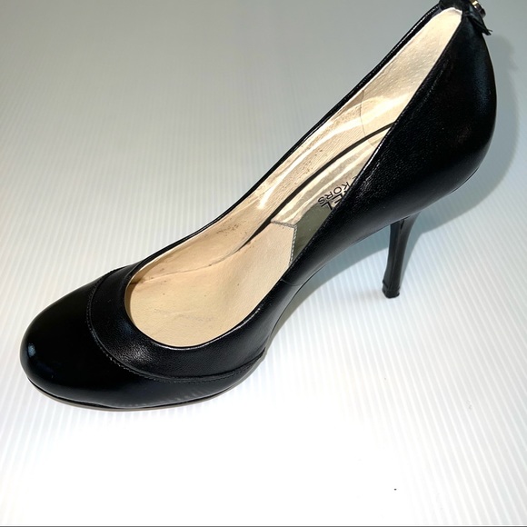 MICHAEL Michael Kors Shoes - Michael Michael Kors Women's Black Patent Leather Round Toe Heel. Sz 5M